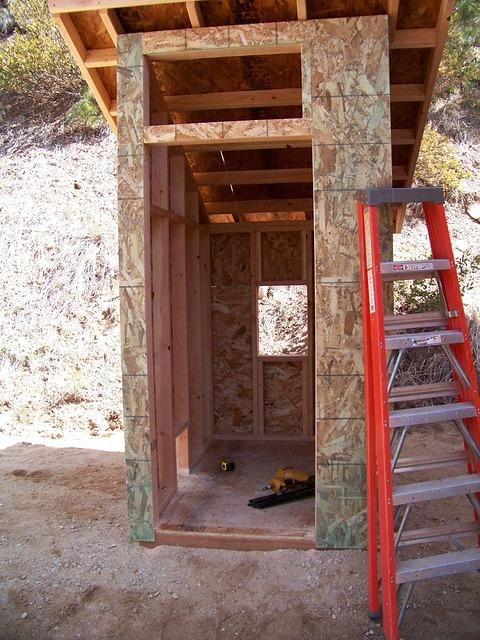 Ready for siding, doors amd vents. Sure looks more like an outhouse than a chicken coop.
