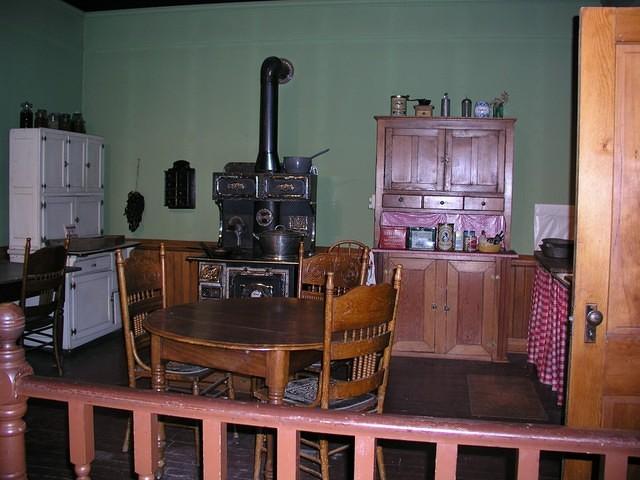 How the most of us lived (IHM).