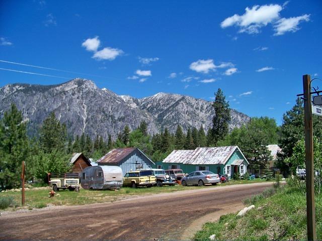 The town is very small and quaint. A popular summer place, but about only 60 stay through the winter.