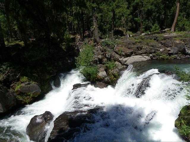 Drove south after leaving the lake. The Rogue River runs fast. 