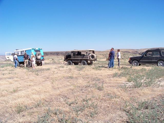 We are resting on top of a ridge. You can see the dust accumulation on the back of the Pinz.