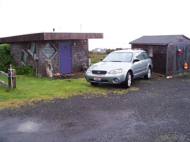 Room 10 is actually bigger than it ooks. It has a full kitchen and big windows looking at the ocean.