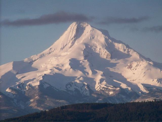The morning before getting home. Mount Hood in the morning. It is really bright!