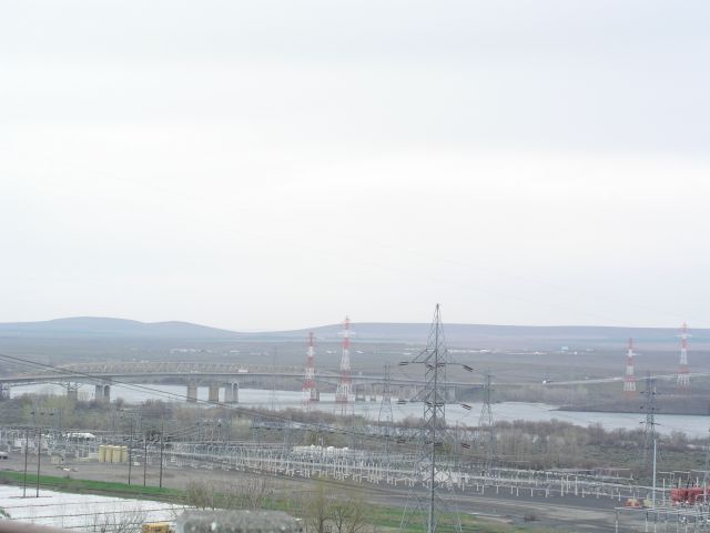 Bridge across the Columbia River by the McNary Dam